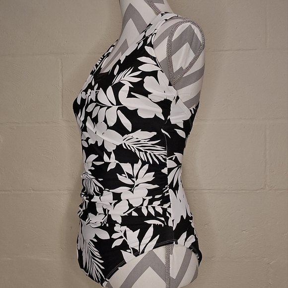 Lands' End Women's One-piece Swimsuit Size Medium Hawaiian Black White. - Picture 2 of 14
